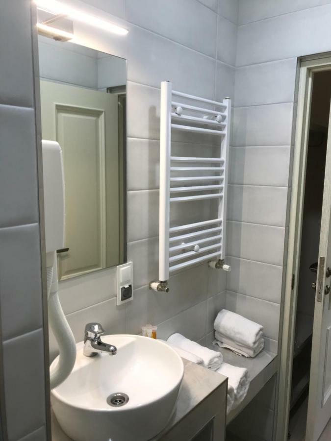 Moonlight Hotel Stăuceni Zewnętrze zdjęcie