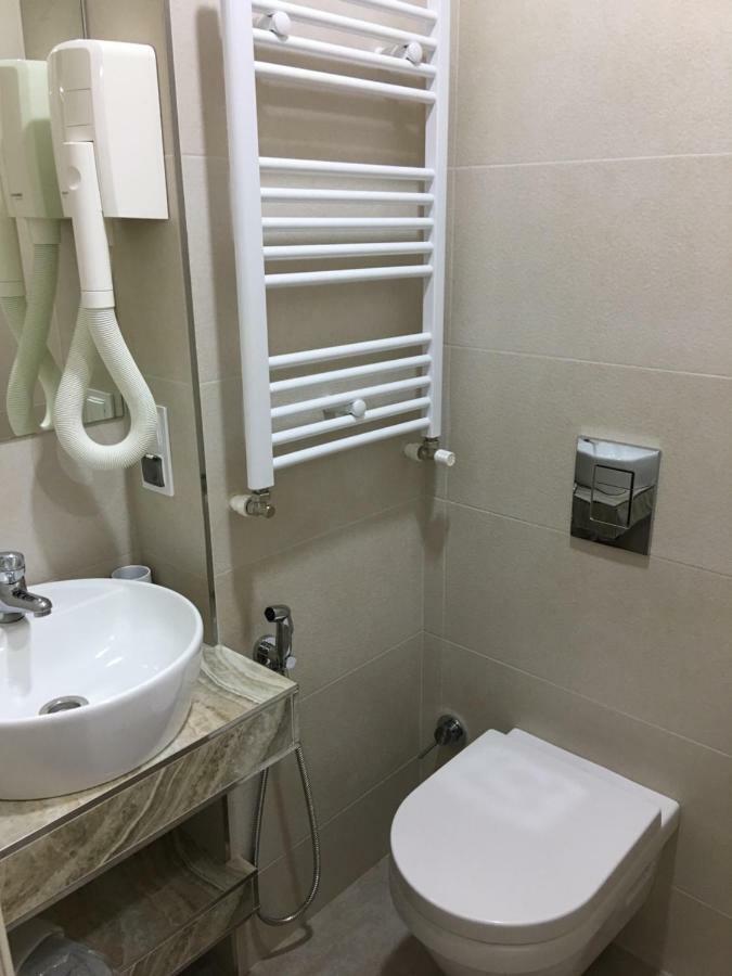 Moonlight Hotel Stăuceni Zewnętrze zdjęcie