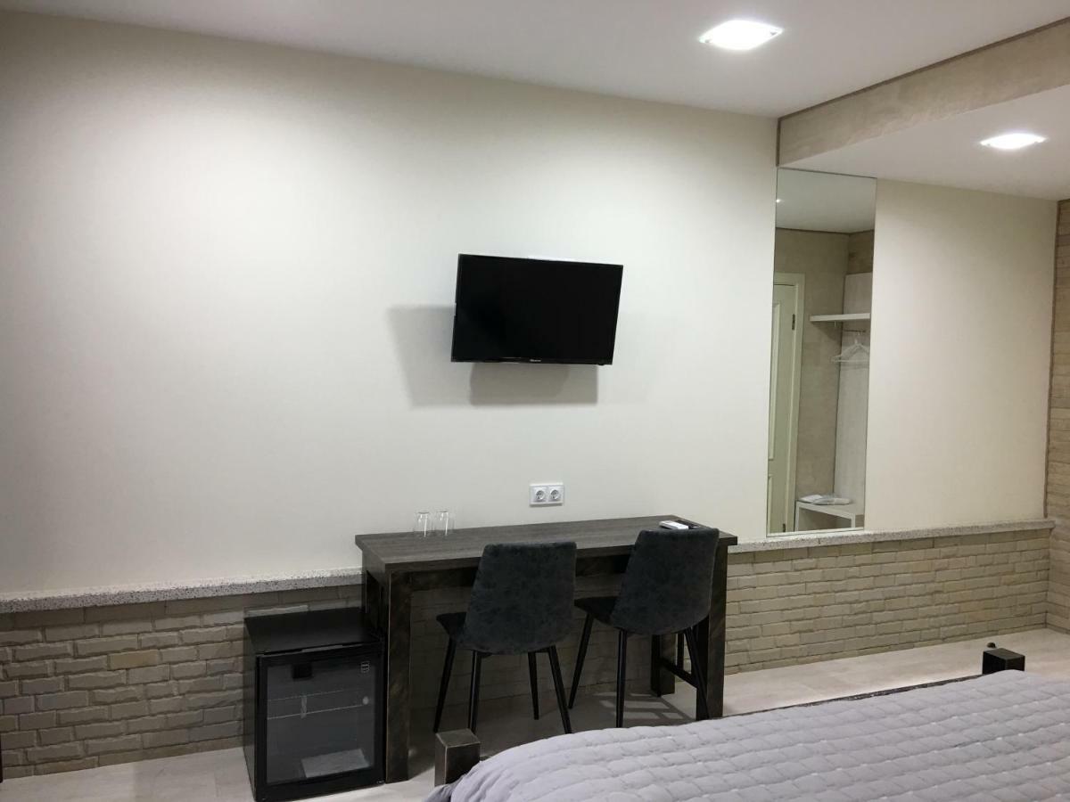 Moonlight Hotel Stăuceni Zewnętrze zdjęcie