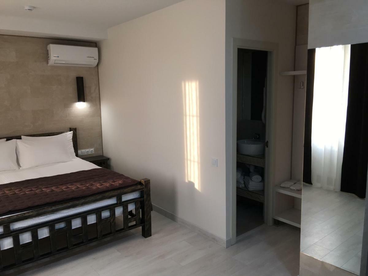 Moonlight Hotel Stăuceni Zewnętrze zdjęcie