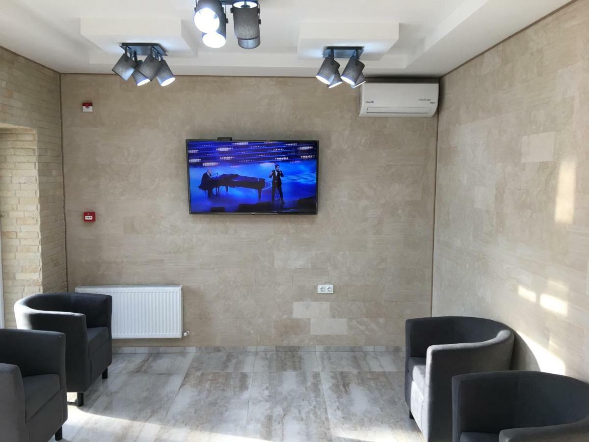Moonlight Hotel Stăuceni Zewnętrze zdjęcie